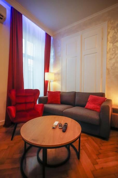Marina's Shore Escape 8 Appartement *