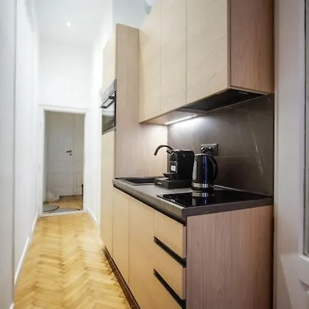 Marina'S Shore Escape Apartment 8 Rijeka Exterior photo