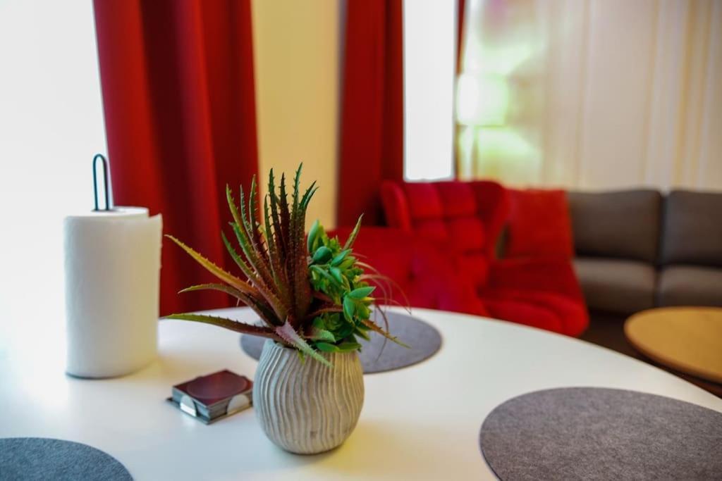 Marina's Shore Escape 8 Apartment Rijeka